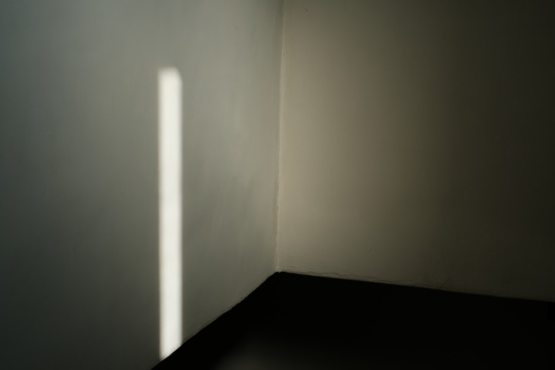 white fabric shadow screen